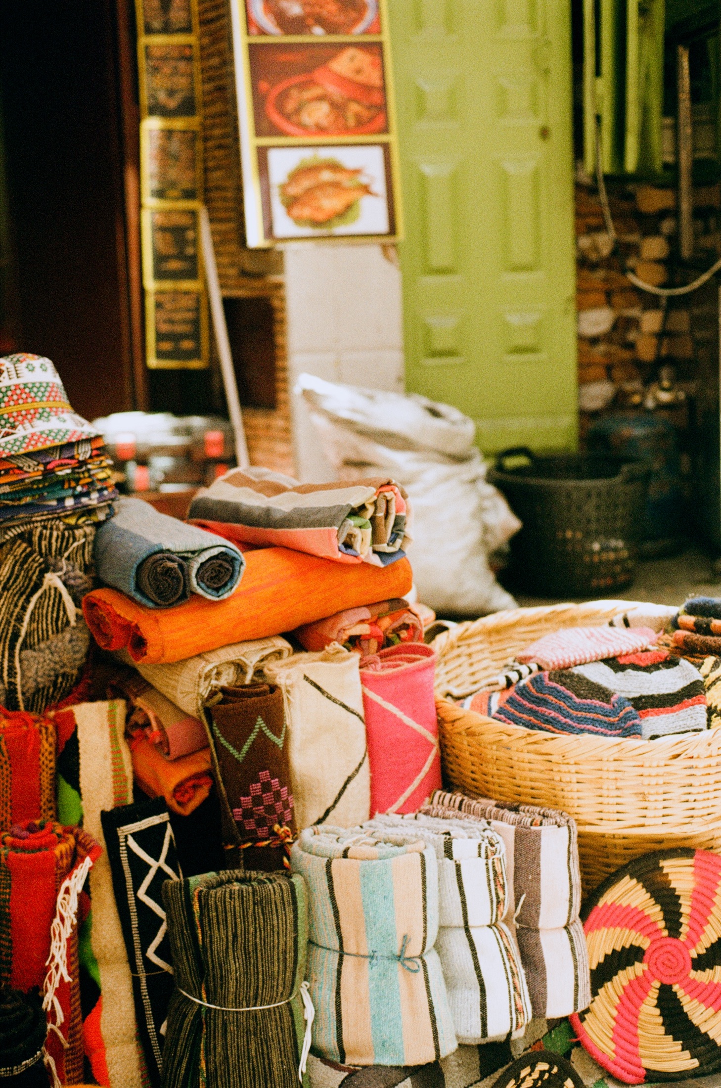 Woven colors, market stall